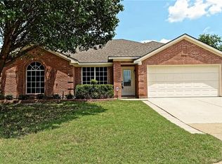 6429 Saint Leonard Dr, Arlington, TX 76001