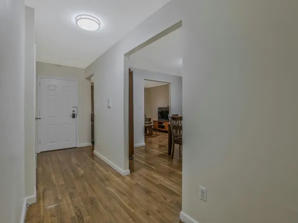 747 Essex Street image 3 of 23