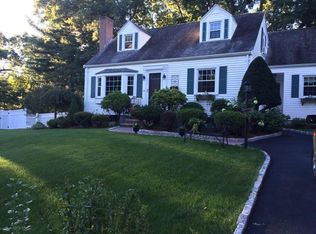 5 Foster Rd, Burlington, MA 01803