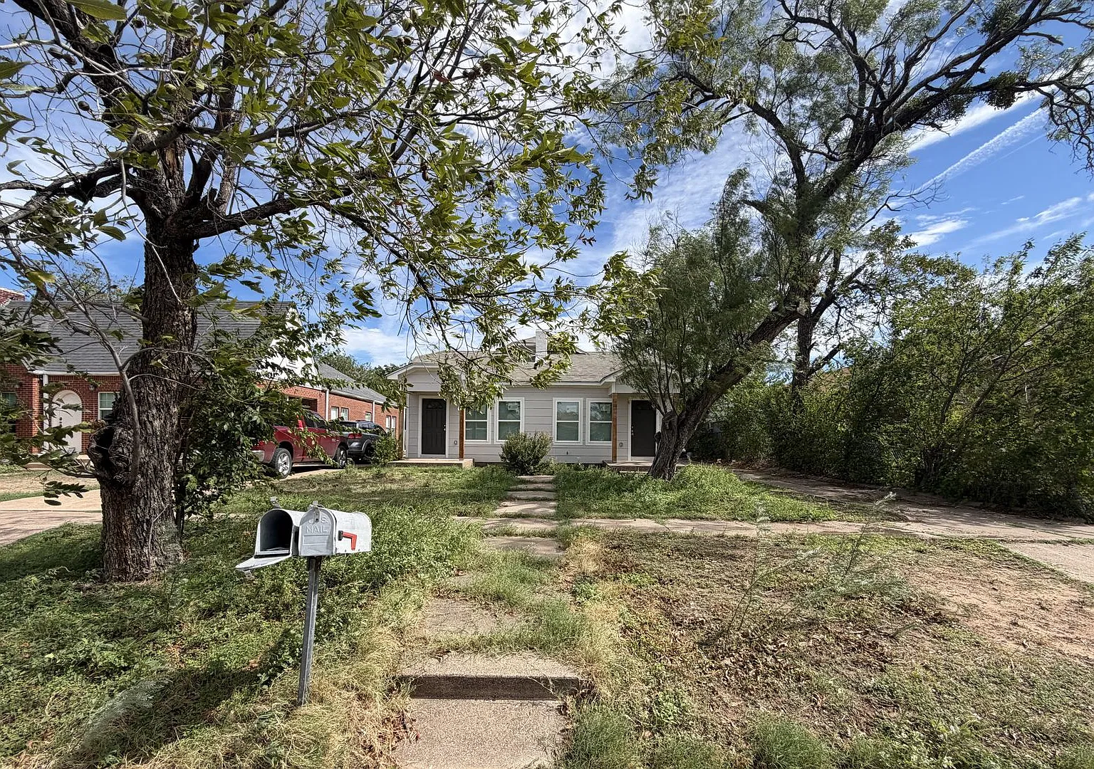 Charming 2-bedroom, 1-bath home — Photo 1