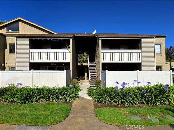 25 Carriage Way
