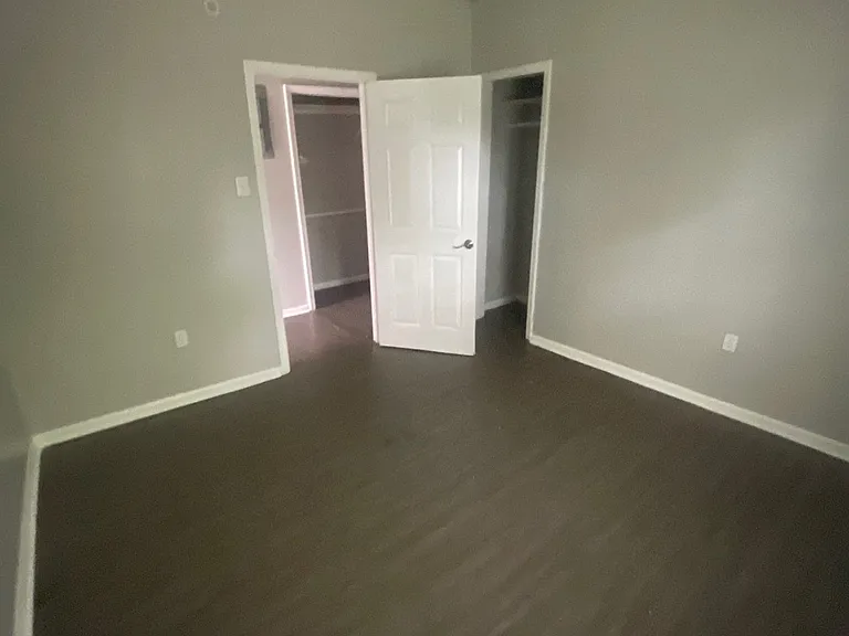 137 Sivley Ave — Photo 14