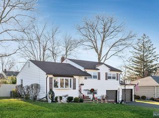 17 Furman Dr, Emerson, NJ 07630