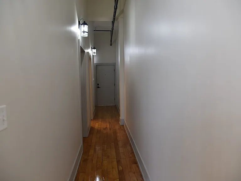 W 21st St — Photo 5