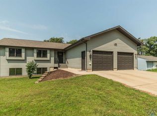 307 S Maple St, Worthing, SD 57077
