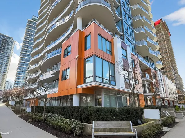 13318 104th Ave #2602, Surrey, BC V3T 1V4