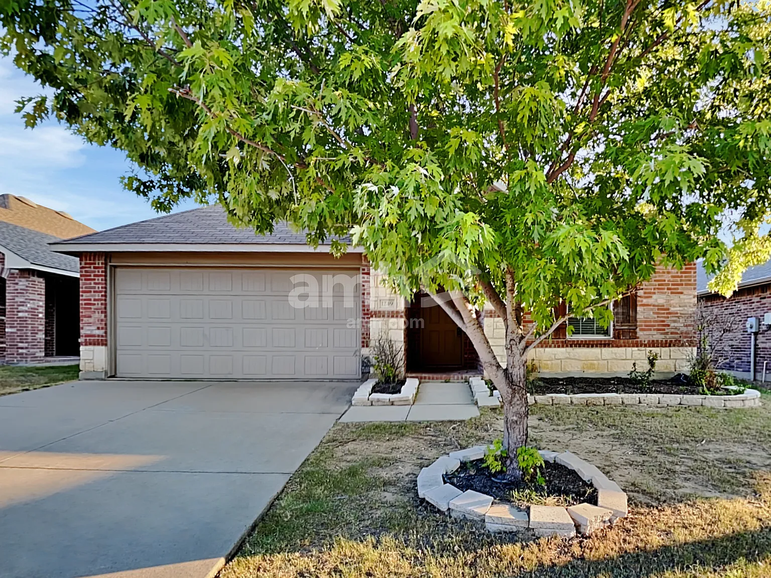 4 bed, 2.0 bath, 2093 sqft, $2,265 — Photo 1