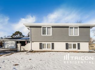 7057 Aberdeen Curv, Woodbury, MN 55125