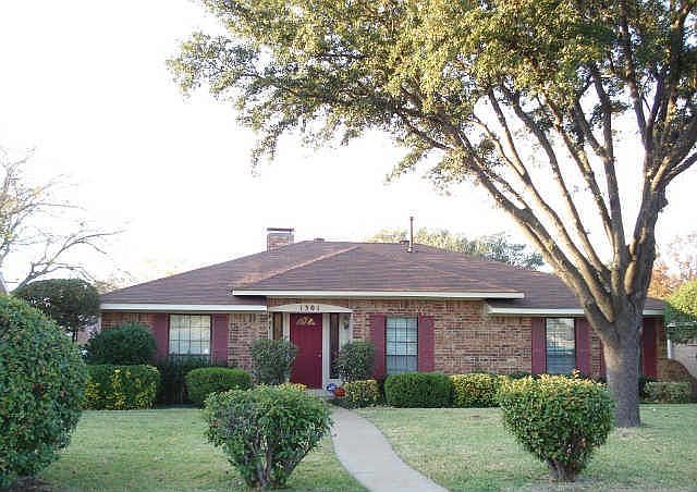 1st image of 1301 W Park Dr