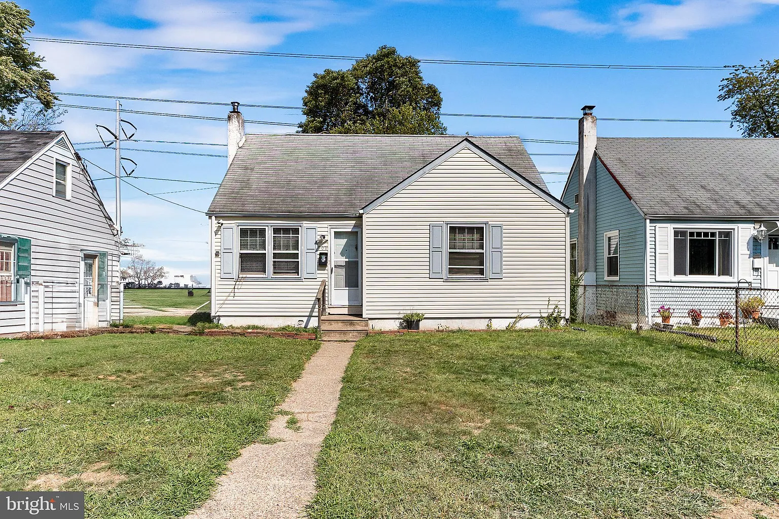 902 Winder Dr photo 1