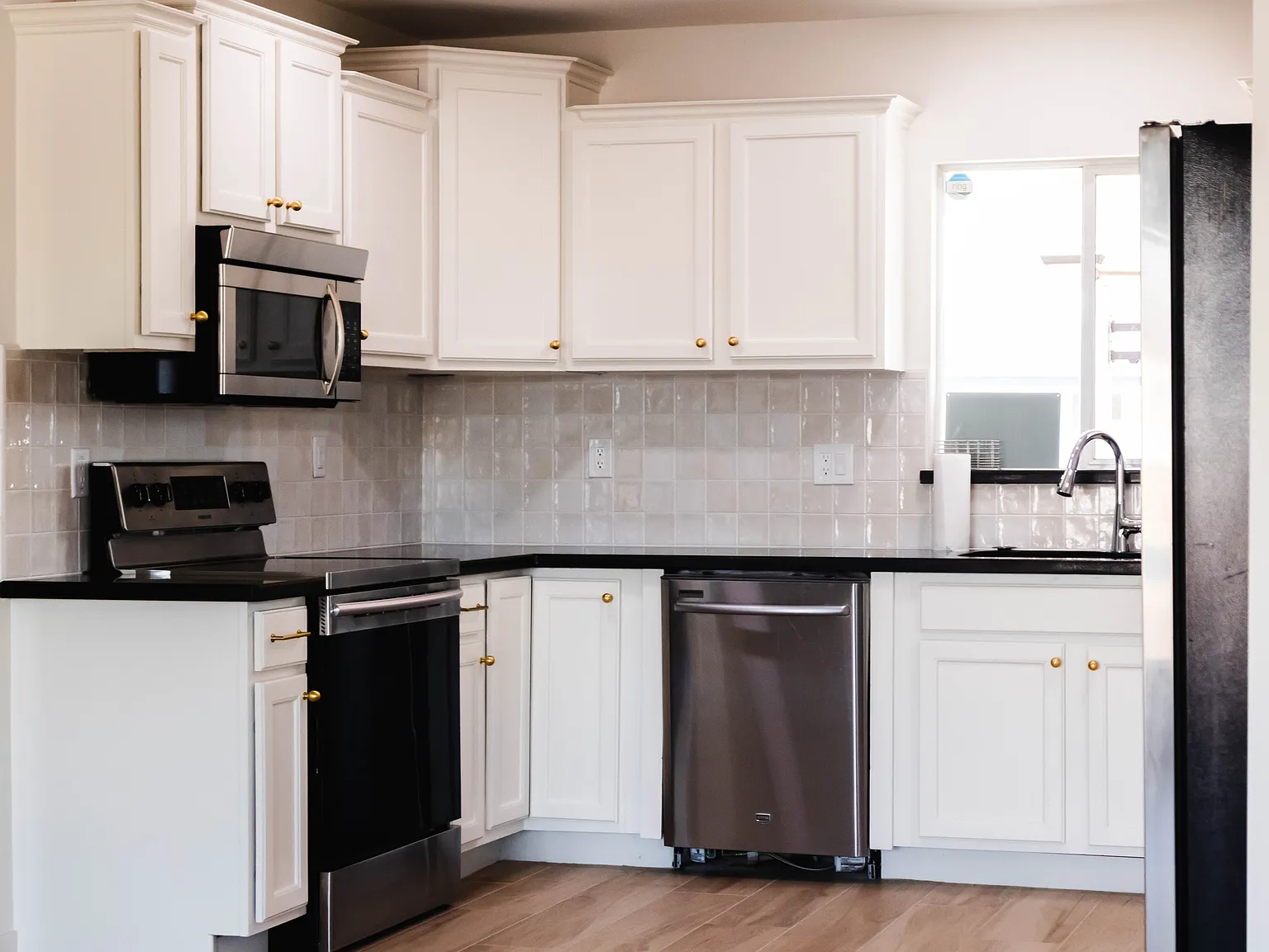 2 bed, 2.5 bath, 1165 sqft, $2,400 — Photo 1