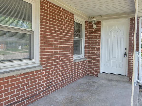2nd image of 81 Carlton Dr