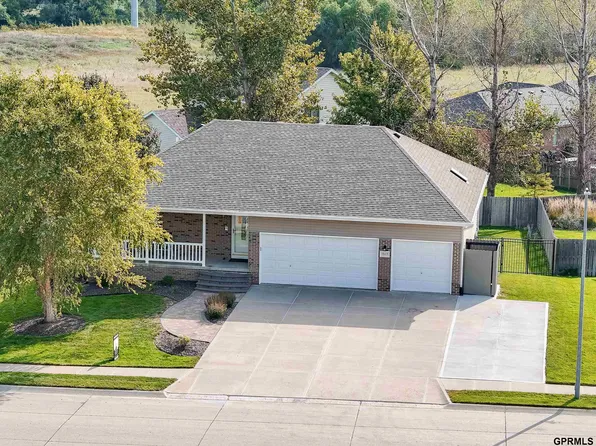 10419 N 150th St, Bennington, NE 68007