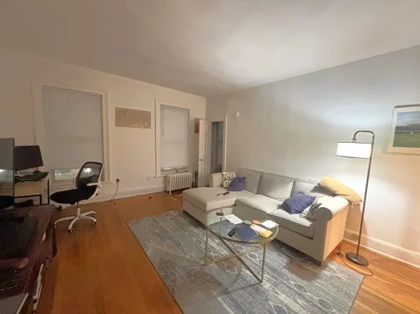 318 East 19th Street image 1 of 7