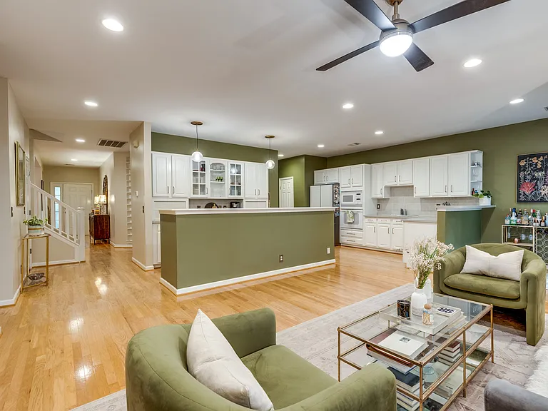 317 Deep Woods Cir — Photo 35