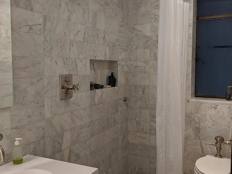 255 W 23rd St #2BE — Photo 10