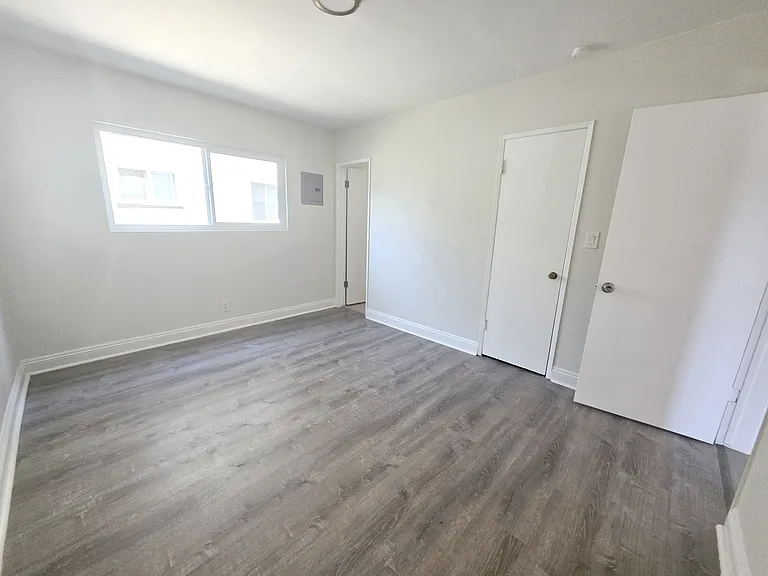 1013 S Tamarack Dr #3 — Photo 5