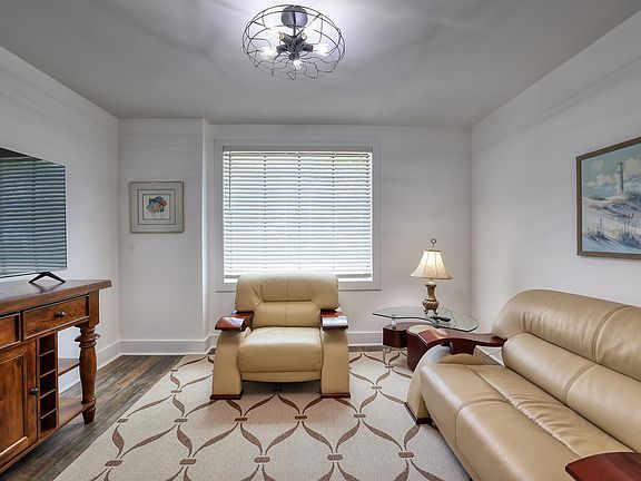 2nd image of 1122 Wellman Ave #11198772
