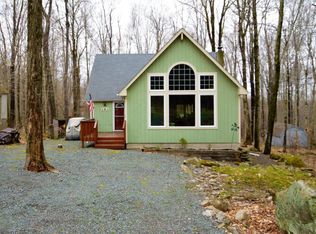126 Oswayo Dr, Pocono Lake, PA