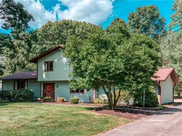 2855 Fort Island Dr, Akron, OH 44333