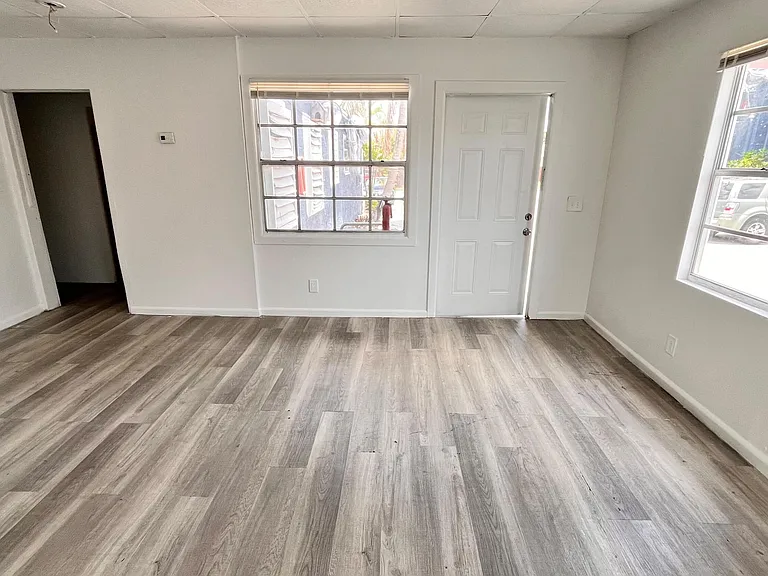1000 W Lakewood Rd #6 — Photo 3