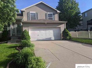 16711 Burdette St, Omaha, NE 68116