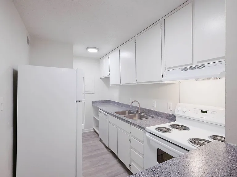 Hampton Hall | Comfort, Convenience, & Community All In One — Photo 264