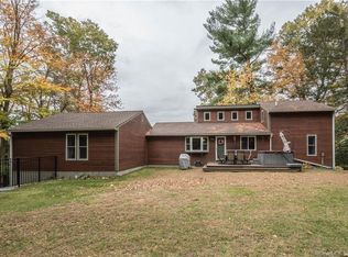 19 Pinewoods Dr, Barkhamsted, CT 06063