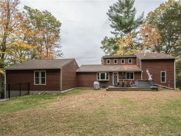 19 Pinewoods Drive, Barkhamsted, CT 06063