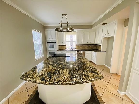 5th image of 71 Wick Willow Dr