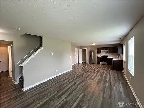 821 Prescot Cir — Photo 2