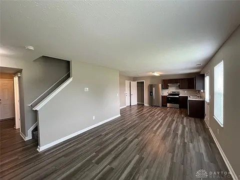 2nd image of 821 Prescot Cir