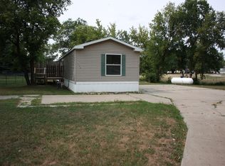 146 Interstate St, Center, ND 58530