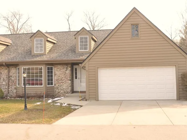 3738 South Bayberry LANE, Greenfield, WI 53228