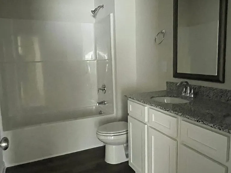 315 S Lake Ct — Photo 14