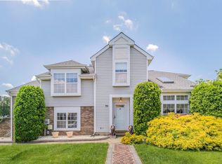 70 Pacer Ln, Freehold, NJ