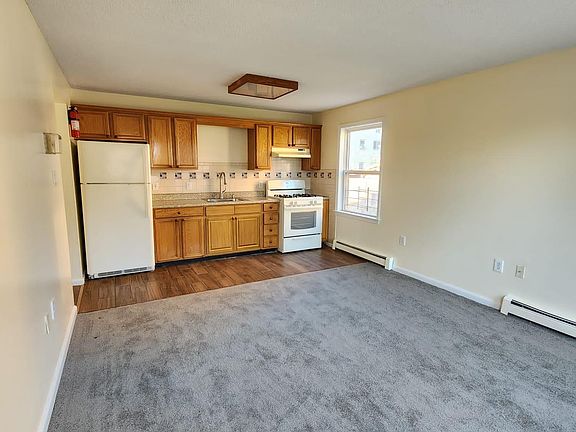 2nd image of 21 Glenwood Ave #2