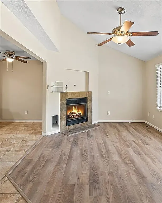 3 bed, 2.5 bath, 1330 sqft, $2,200 — Photo 4