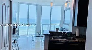 Bel-Aire On The Ocean Con — Photo 4