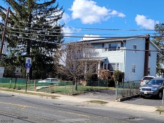 2nd image of 912 Randolph Ave