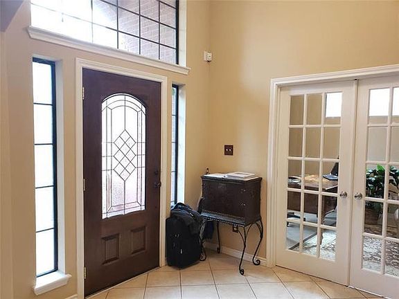 Entrance plus door to office