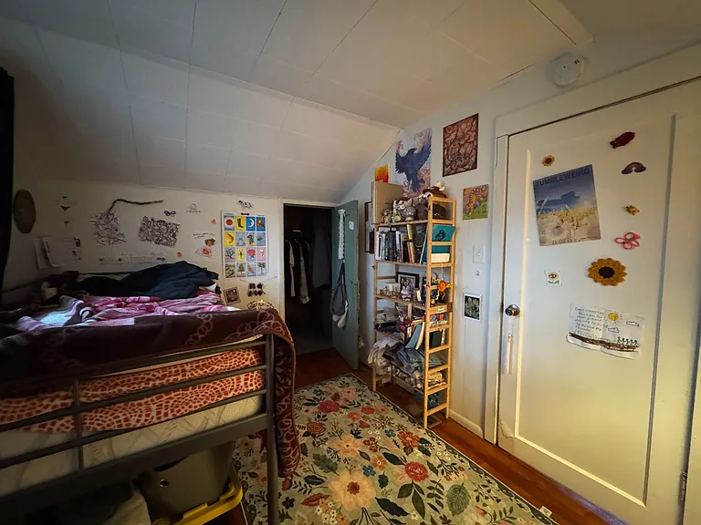 5 Bed 1.5 Bath in Fairhaven Close to Everything On a Bus Line — Photo 39