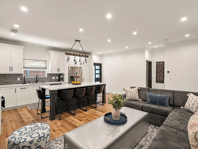 5332 Natick Ave — Photo 3