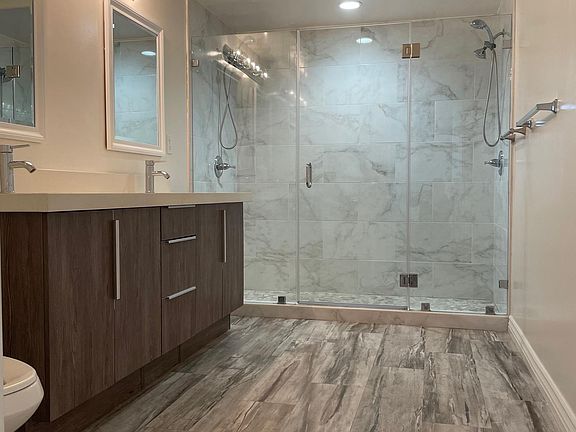 3rd image of 4655 Maplewood Ave Ste 301