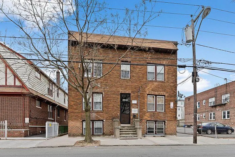 293 Lake St #GROUND