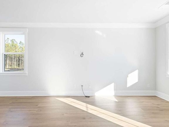 3rd image of 5474 Cypress Cir S