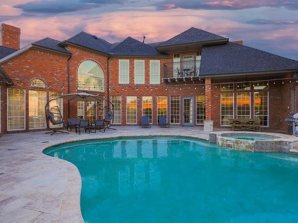 904 Tiffany Ln