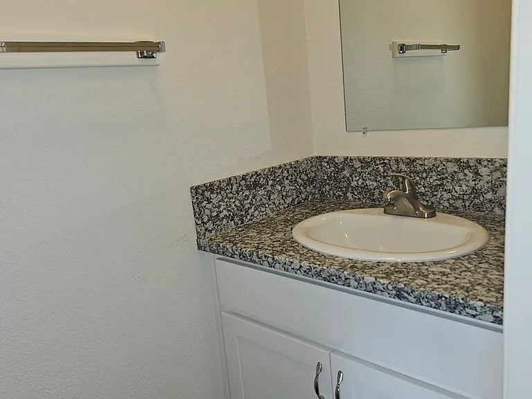 1418 & 1420 Carmel St — Photo 7