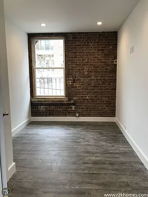 Rented by Realty 2000 Corp | media 20