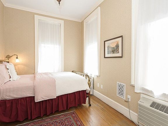 3rd image of 64 E 80th St APT 2R